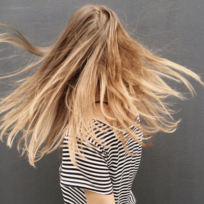 Comment faire pousser ses cheveux naturellement ?